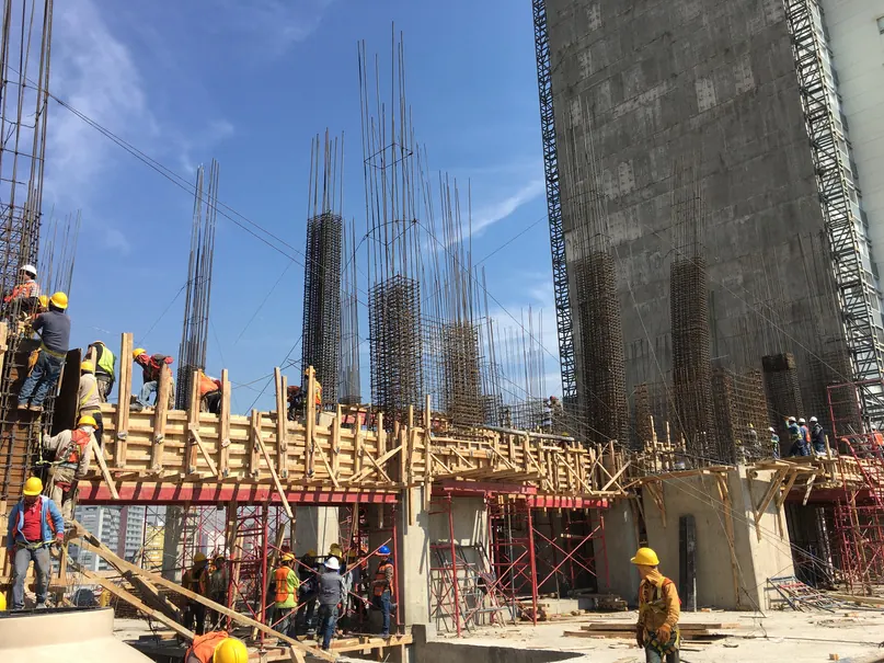Armado de castillos y columnas de concreto en obra